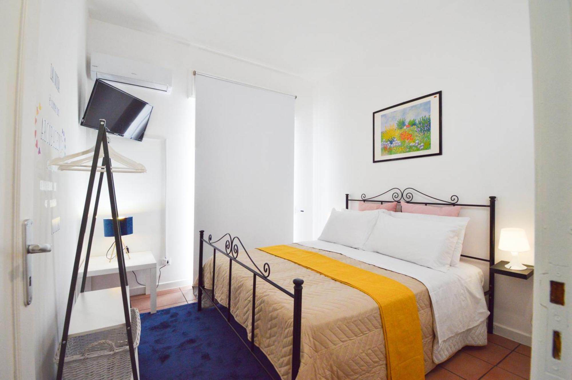 Casa Ekaterina Free Wifii - Spiaggia 200 Metri Brolo Bagian luar foto
